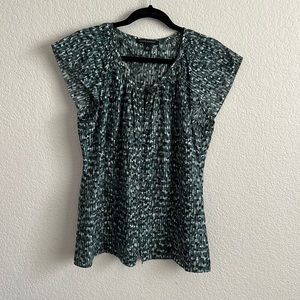 Banana Republic Silk Green Blouse 🌺🌷🌸